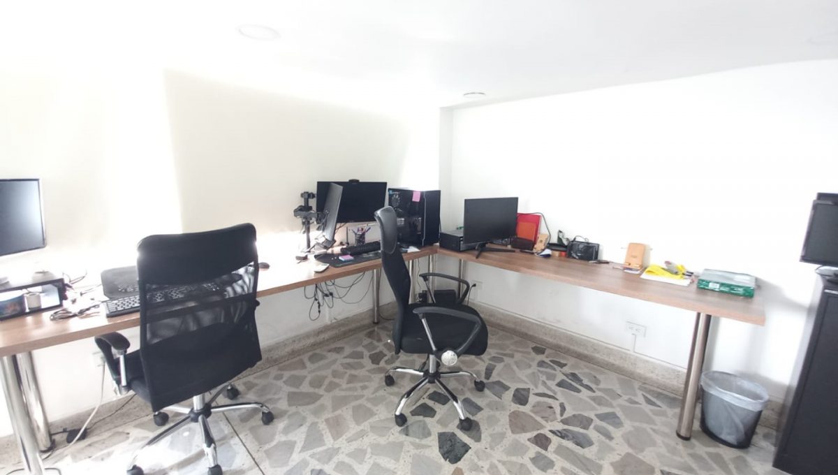 WhatsApp Image 2022-07-19 at 9.56.41 AM (Large)