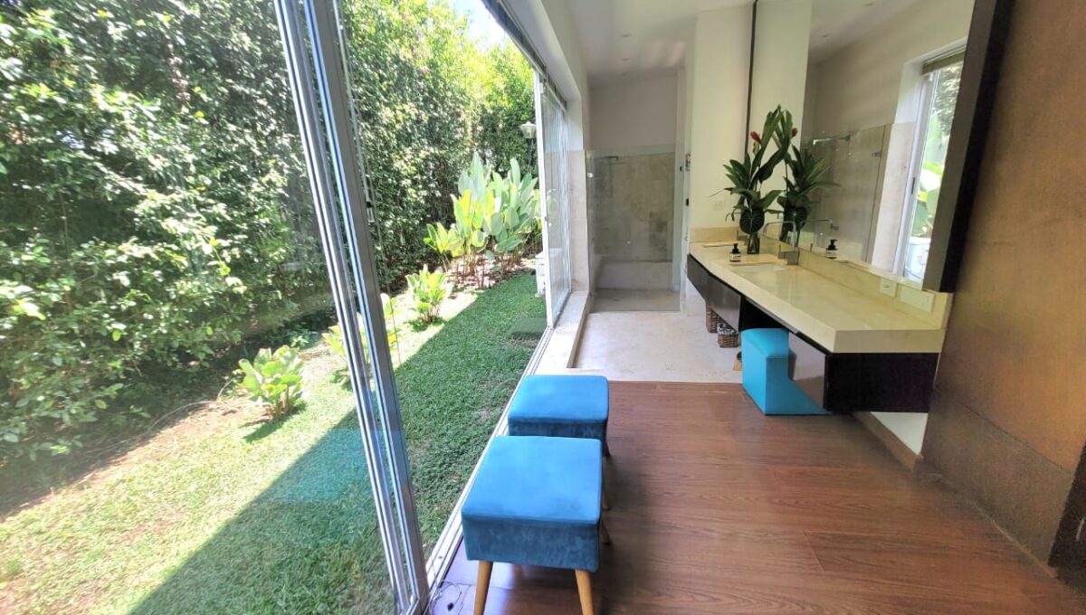 WhatsApp Image 2024-11-08 at 11.06.34 PM (1)