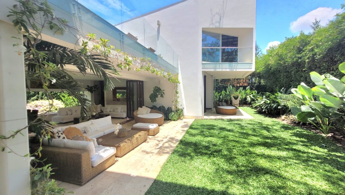 WhatsApp Image 2024-11-08 at 11.06.36 PM (2)