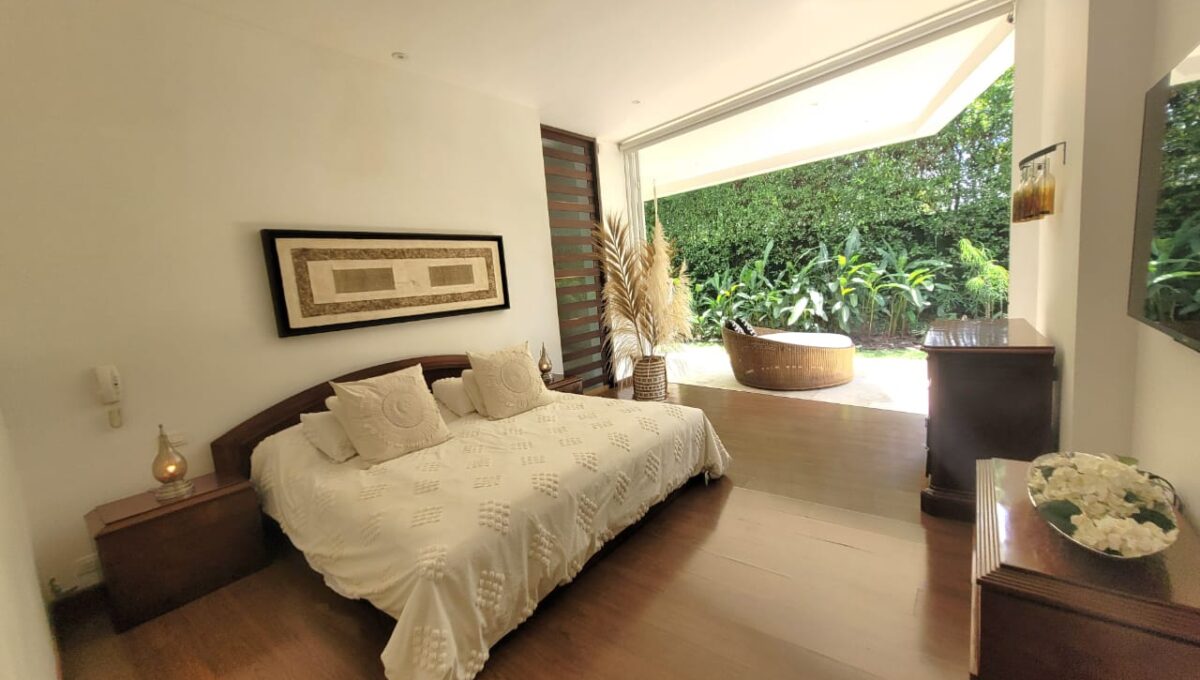 WhatsApp Image 2024-11-08 at 11.06.39 PM