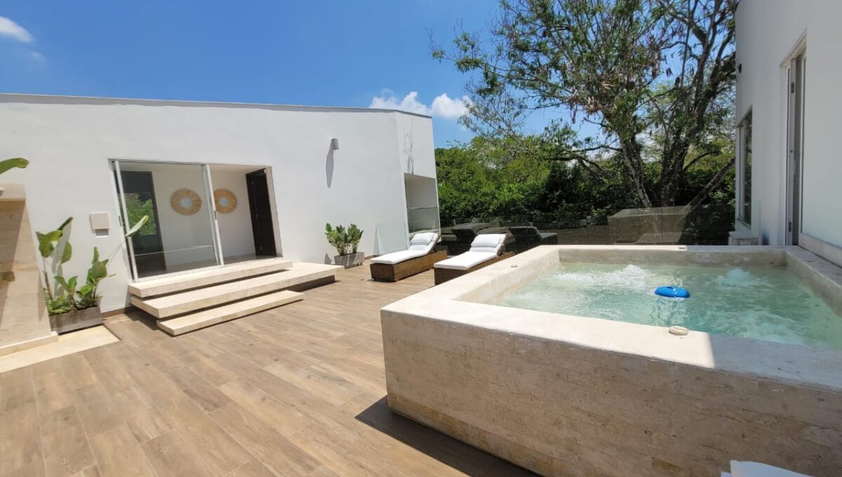 WhatsApp Image 2024-11-08 at 11.06.39 PM (3)