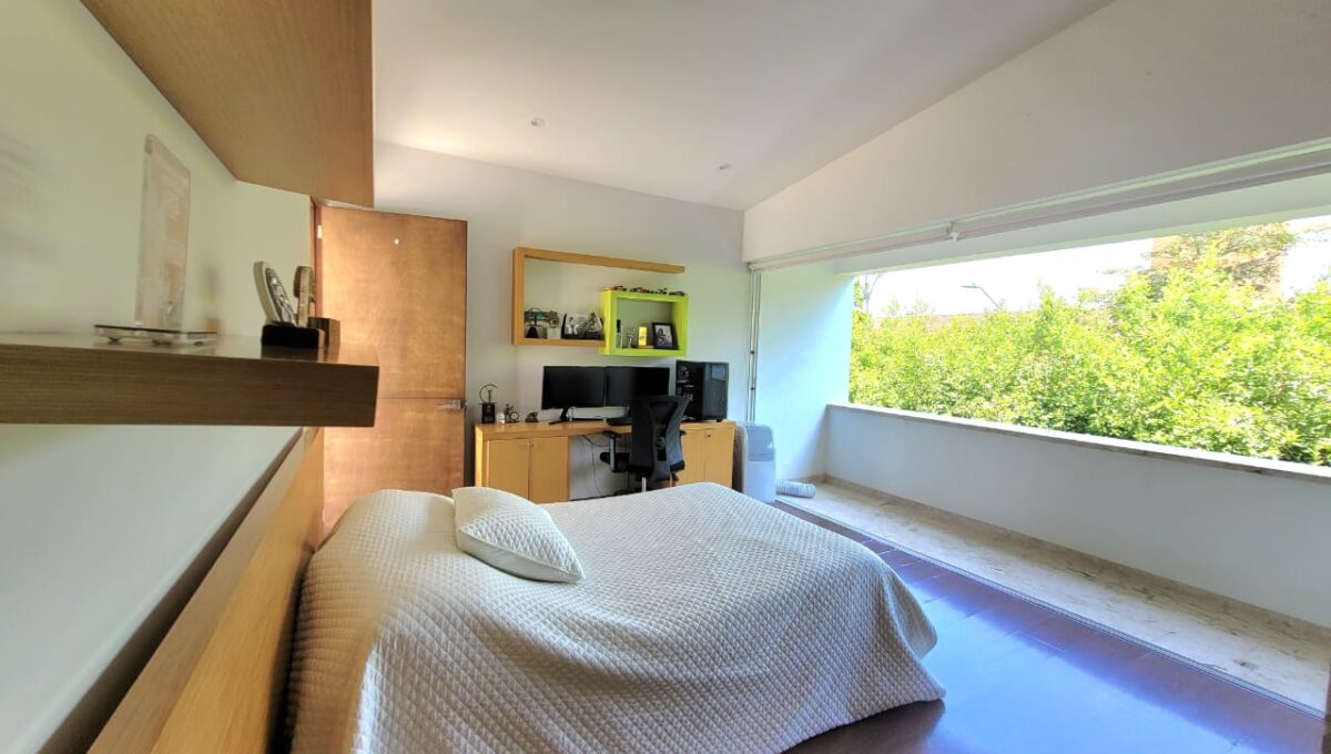 WhatsApp Image 2024-11-08 at 11.06.39 PM (5)