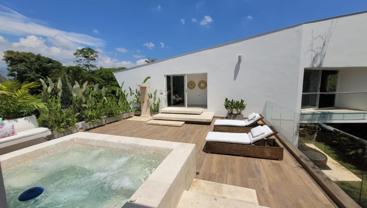 WhatsApp Image 2024-11-08 at 11.06.40 PM (4)